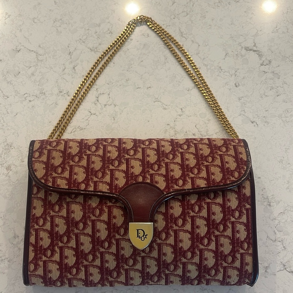 Vintage Christian Dior clutch from the 1980’s . I am the only owner. Beautiful